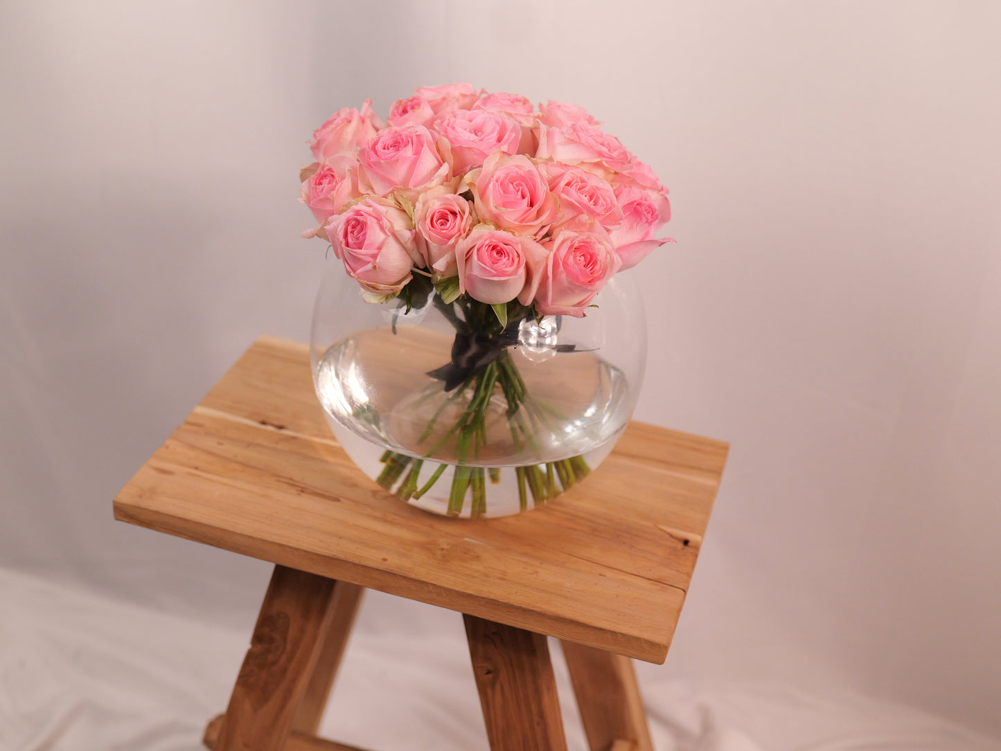 20 Light Pink Roses in a Rose Glass Vase