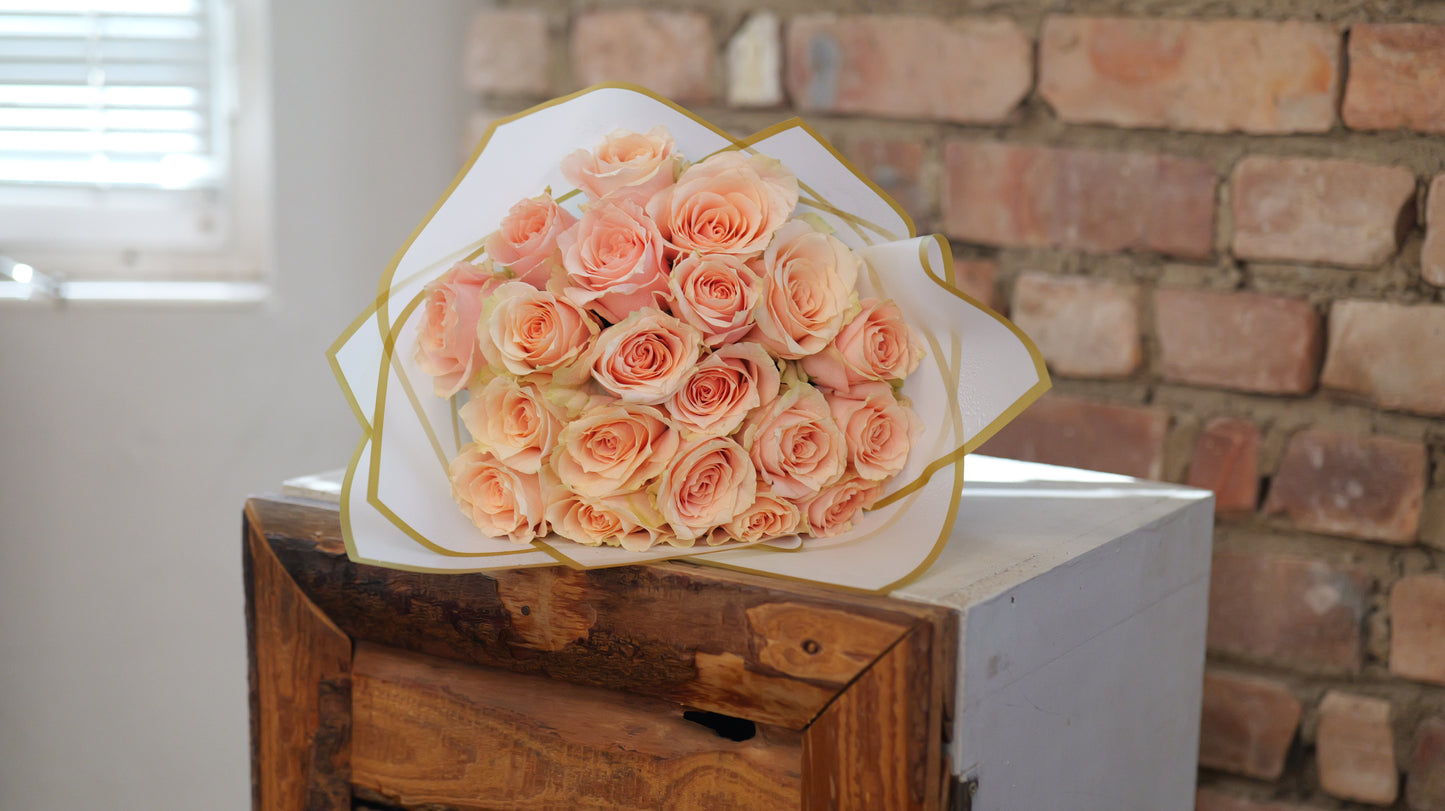 10 Peach Roses