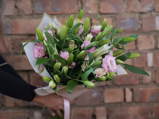 10 Casablancas & 10 Lisianthus