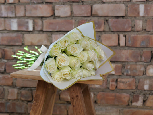 20 White Roses