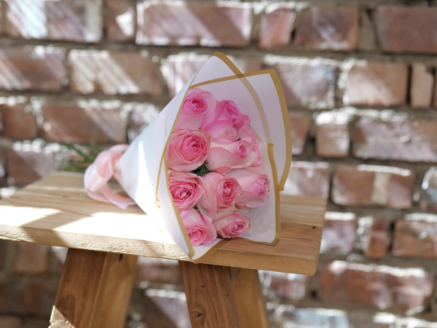 10 Light Pink Roses
