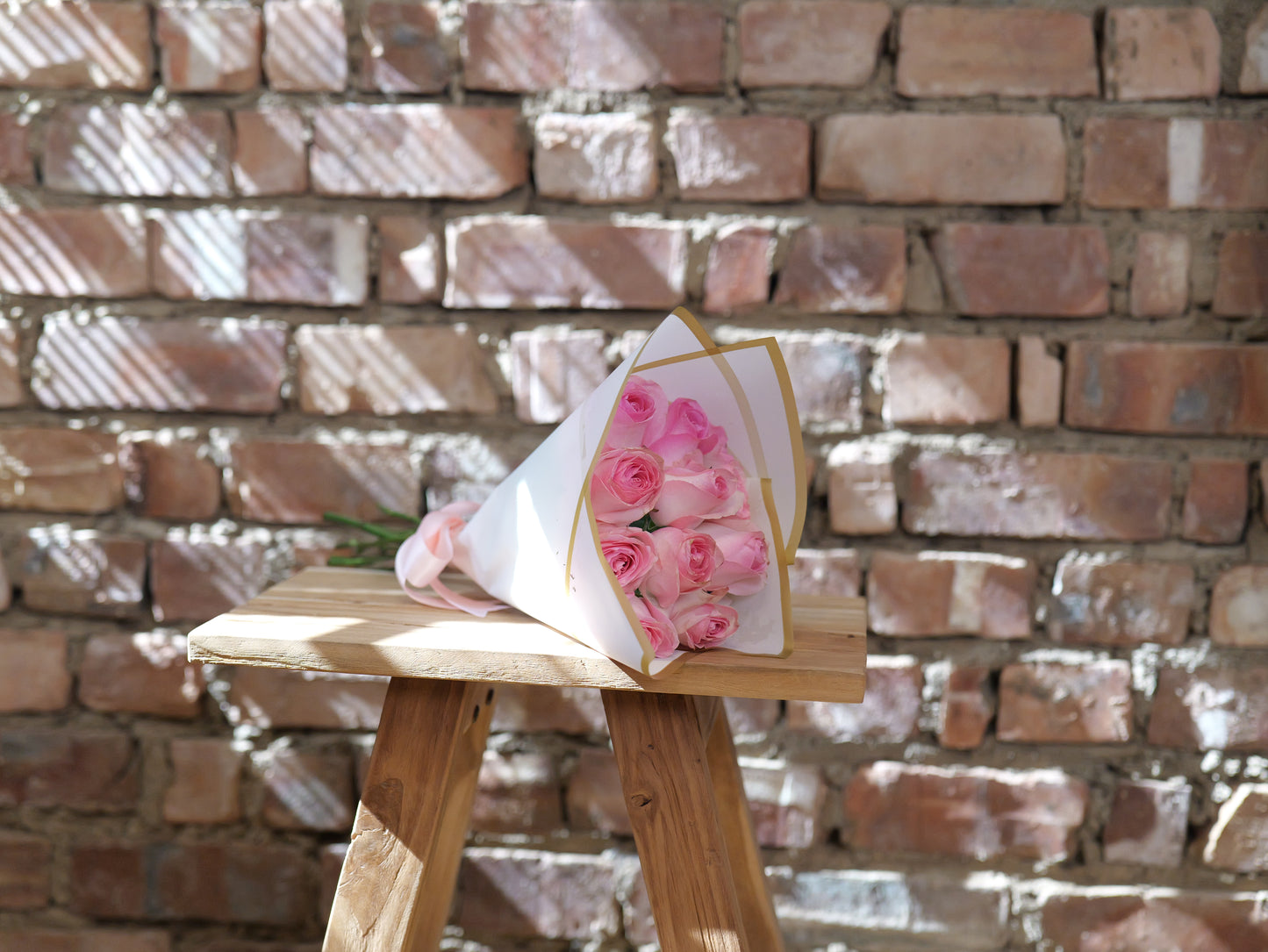 10 Light Pink Roses