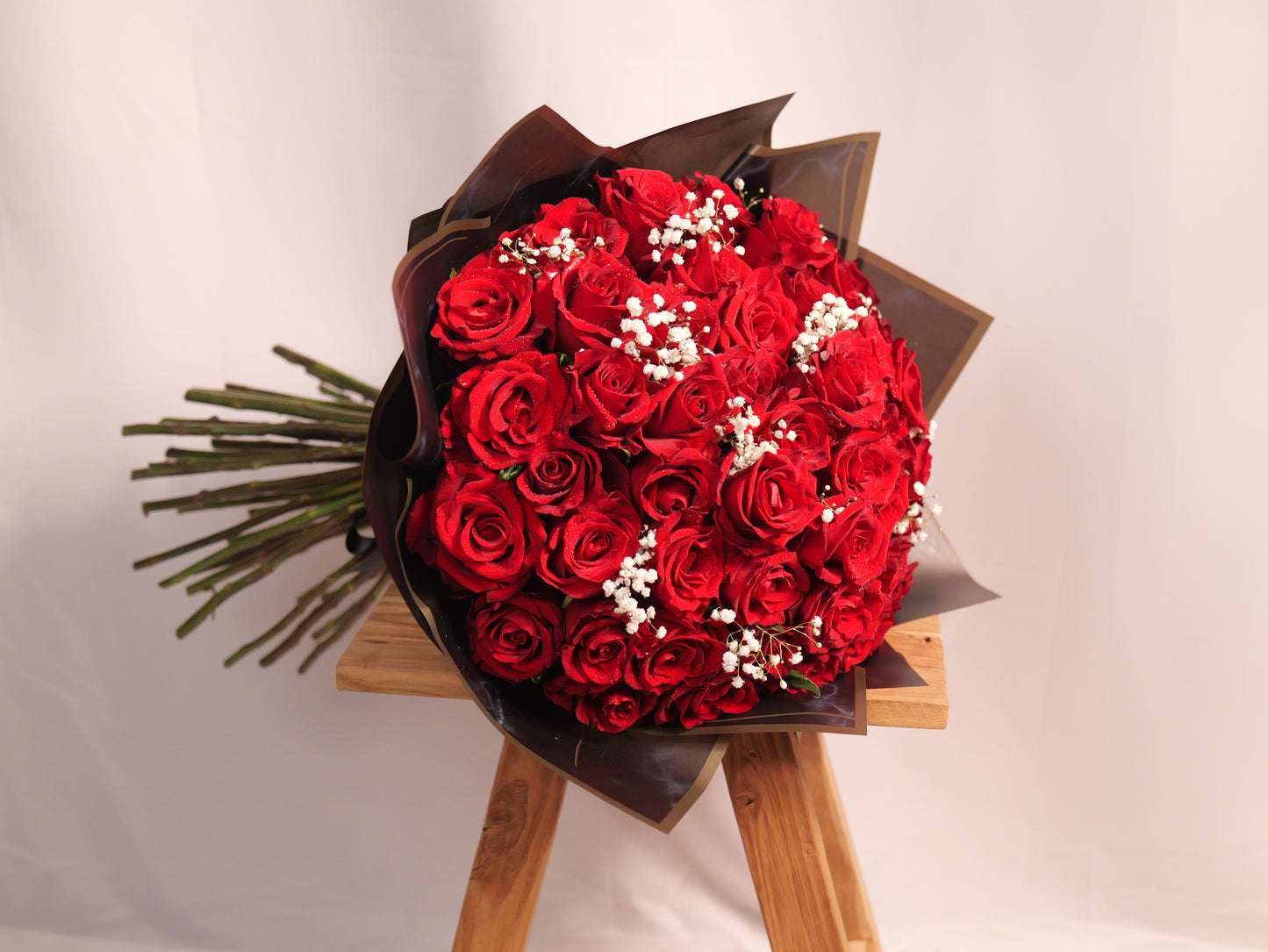50 Red Roses & Gyps
