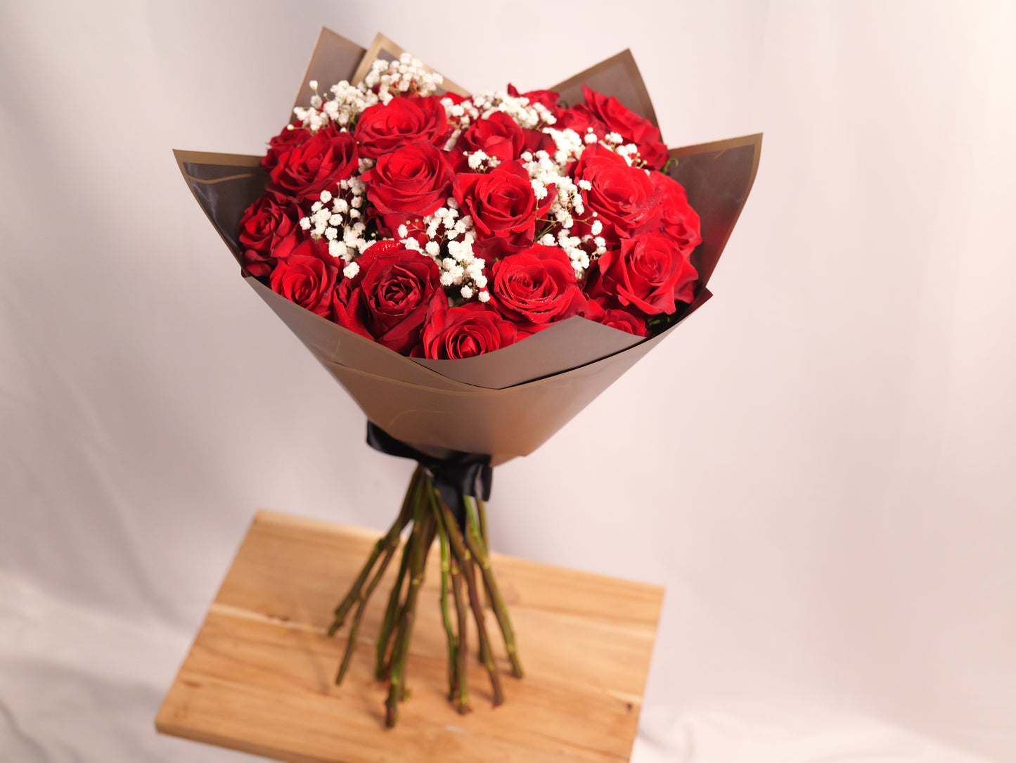 20 Red Roses & Gyps