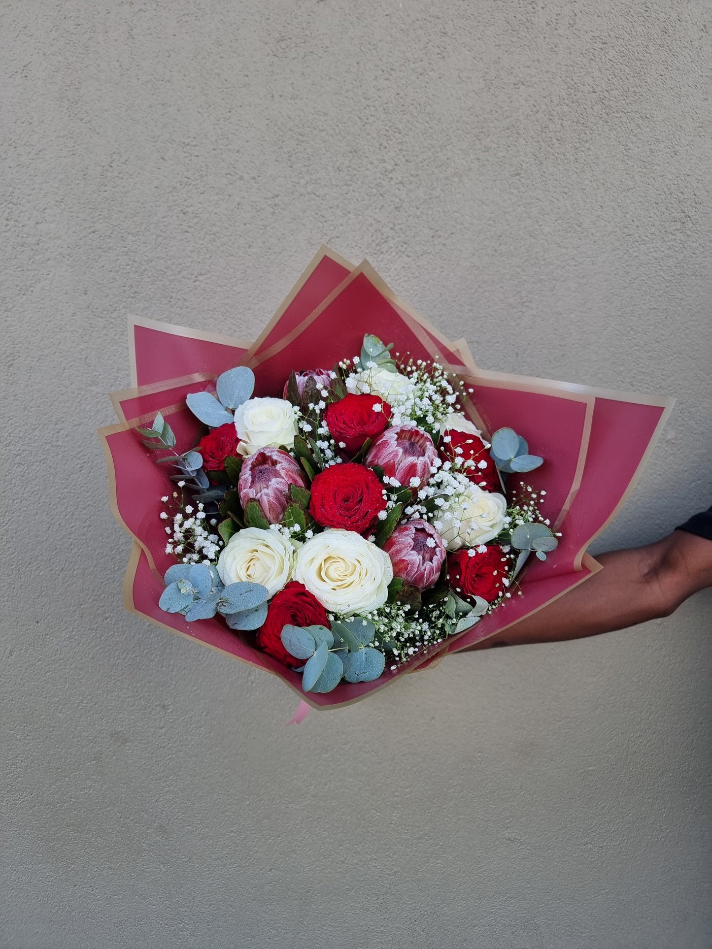 Simple Bunch | Roses, Protea, Babies Breath.