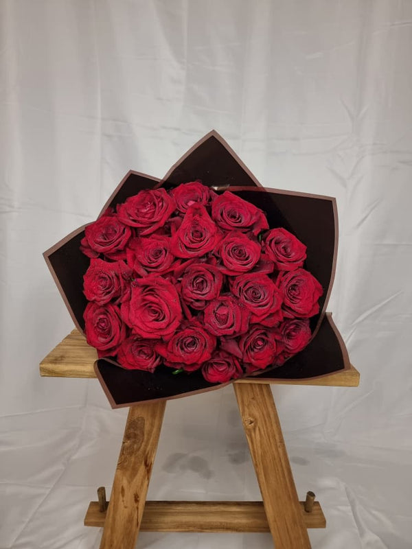 20 Red Roses – Floral Expressions by Madelein