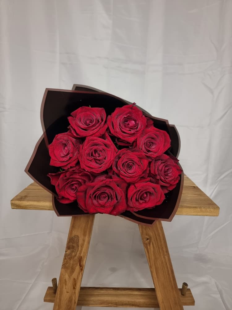 10 Red Roses