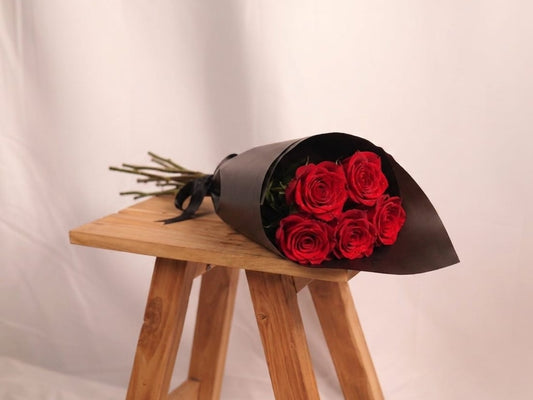 5 Red Roses