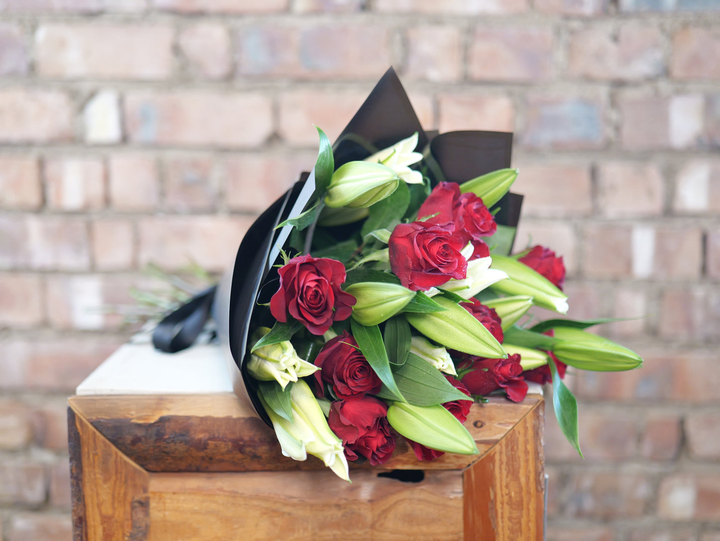 10 Red Roses & 5 Casablanca Lillies