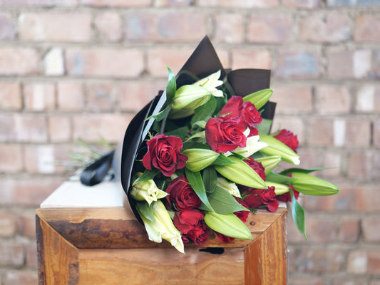 10 Red Roses & 5 Casablanca Lillies