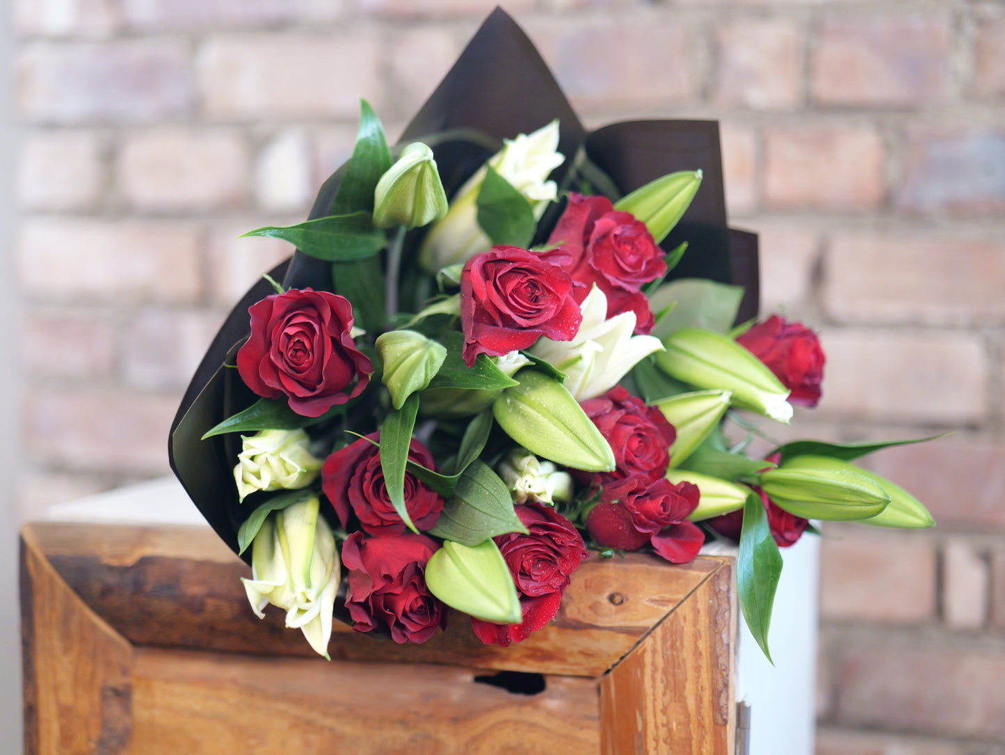 10 Red Roses & 5 Casablanca Lillies